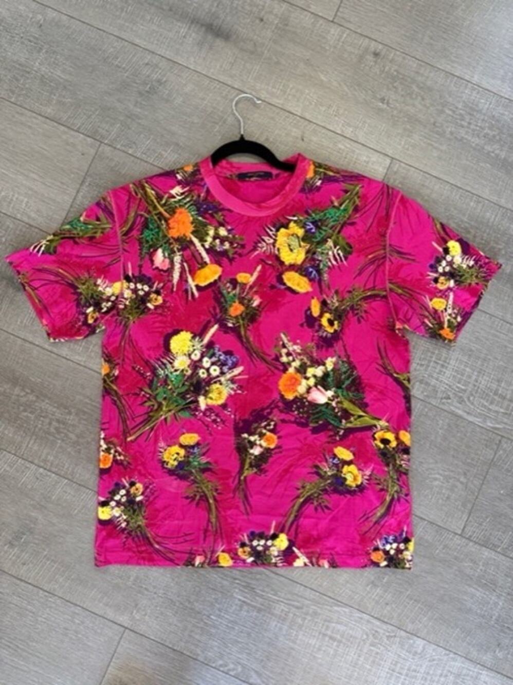 Unisex Louis Vuitton Embroidered Pink Floral T-Shirt Size Large